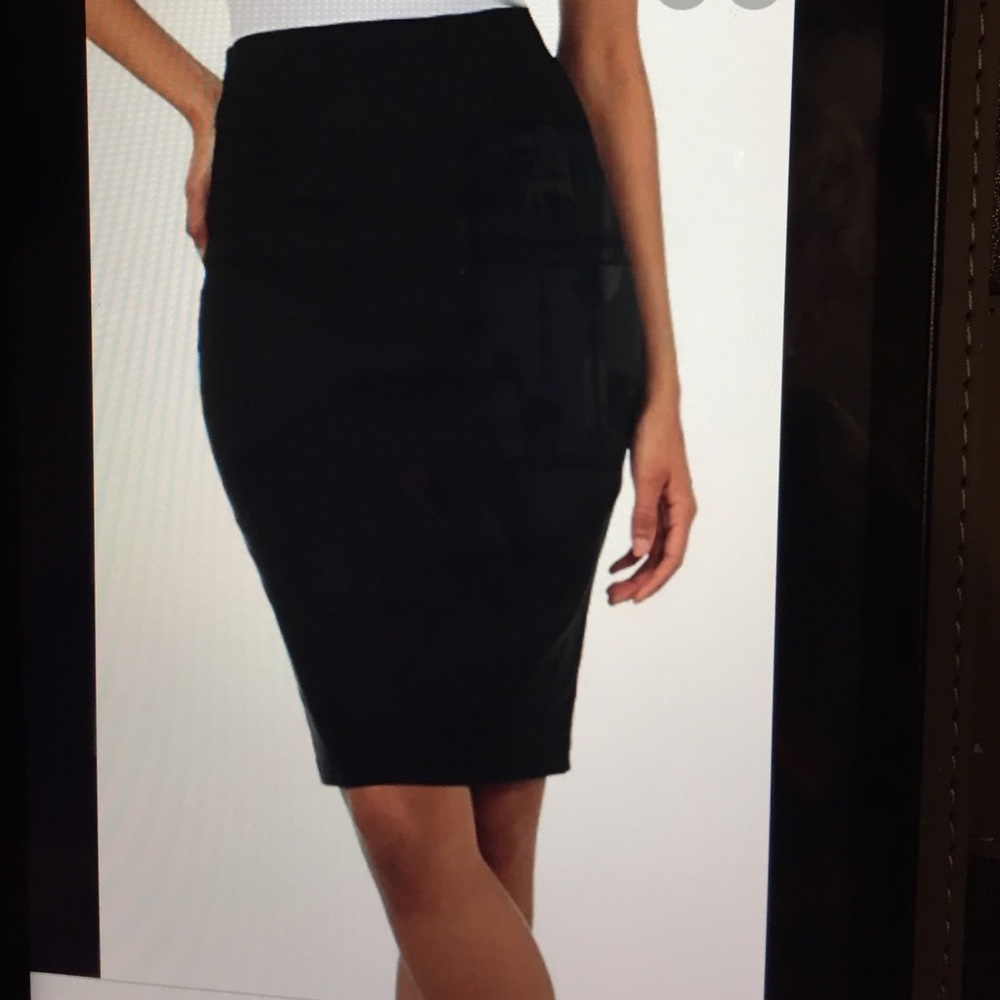 Gianni Versace 💯 wool pencil skirt, size 2
